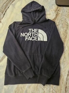 The North Face Black Hoodie | Men’s Size S | Classic Logo Pullover